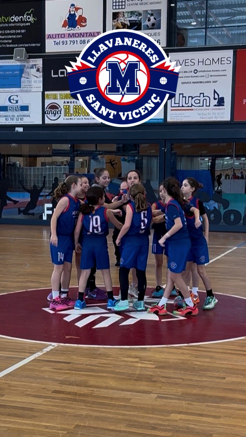 Equip del club al cercle central del pavelló